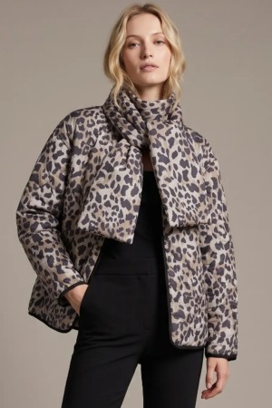 T4432<br/>Leopard Puffer Jacket with Detachable Scarf
